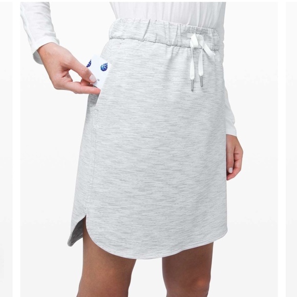 Lululemon On the Fly Skirt *Woven - Size 6 - Picture 2 of 14